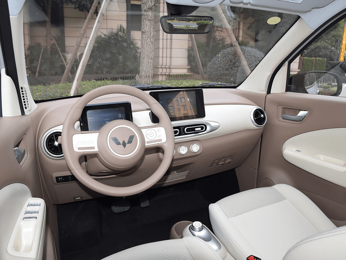 2025 ولينغ هونغقوانغ ميني EV 4 أبواب