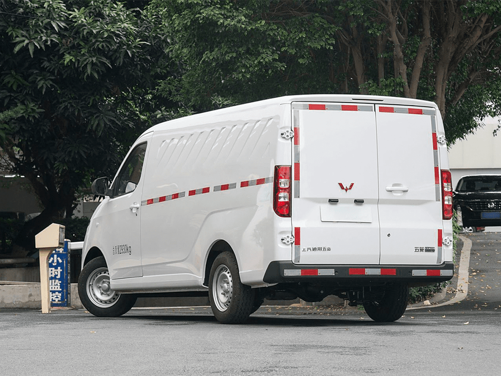 شاحنة الشحن الكهربائية Wuling Yangguang موديل 2025 