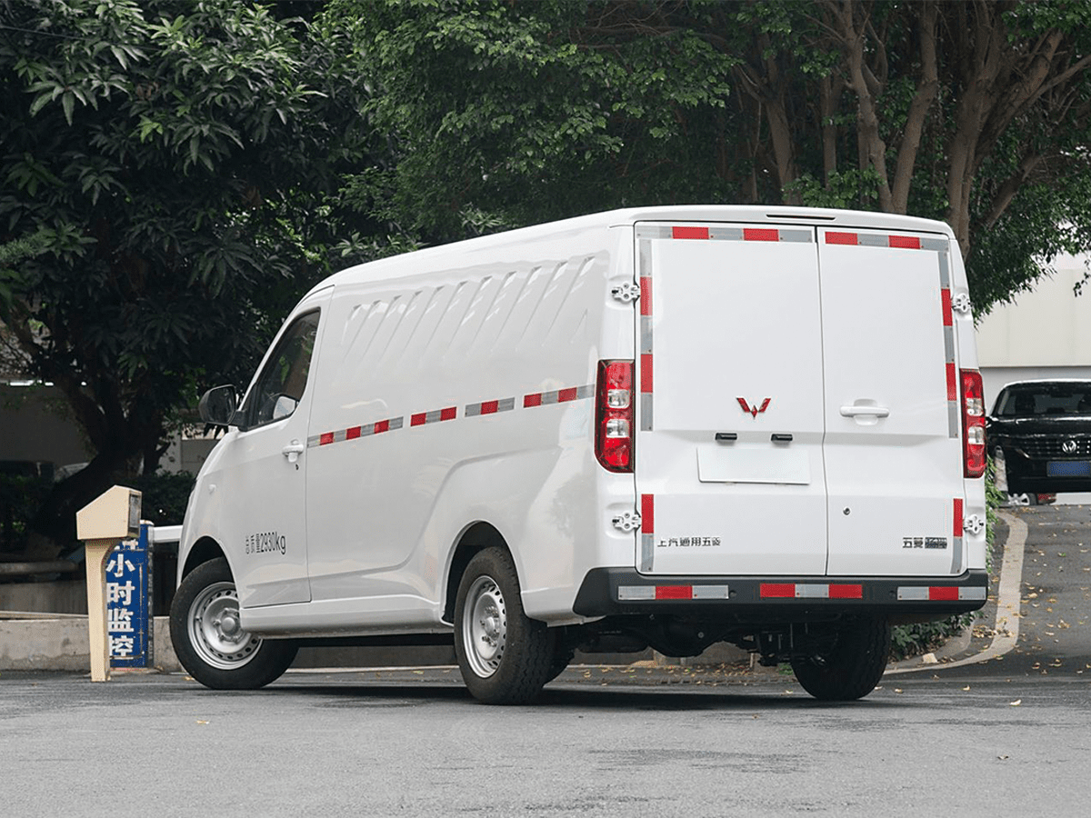 شاحنة الشحن الكهربائية Wuling Yangguang موديل 2025 